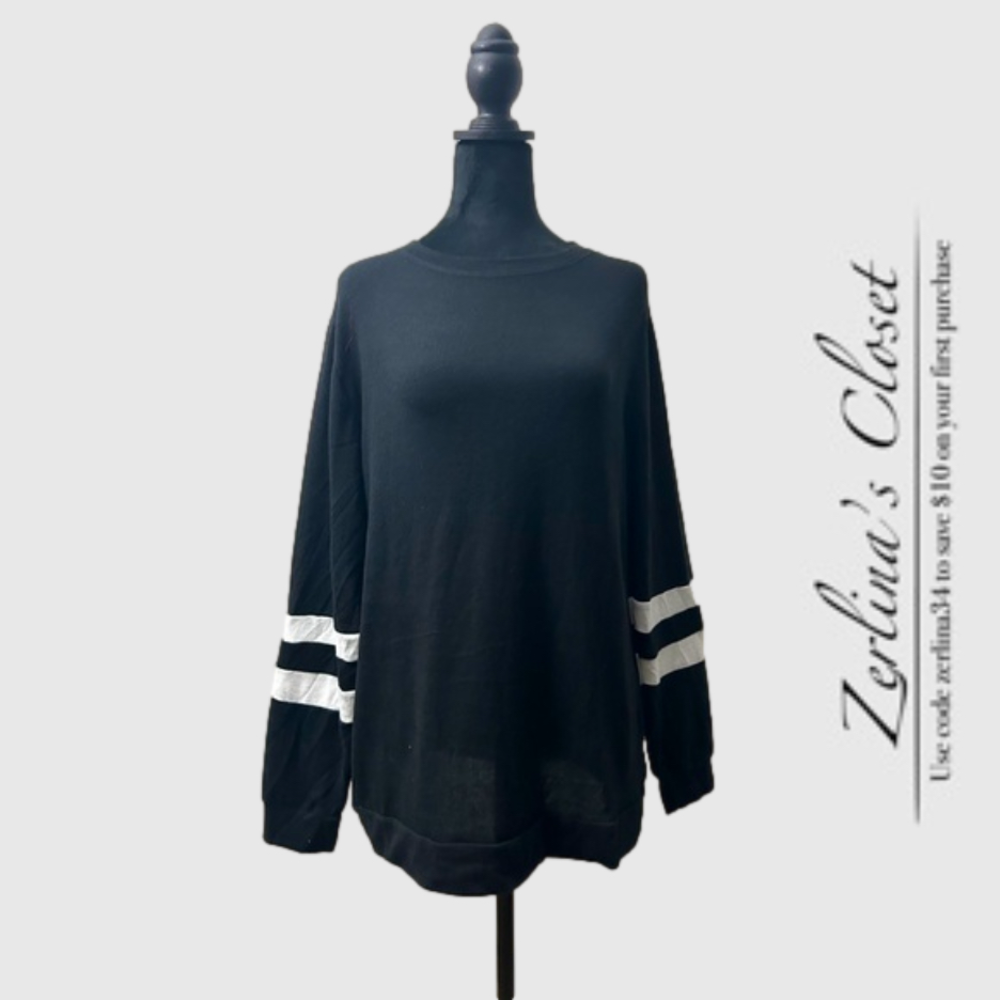 Black and White Stretch Pullover Crewneck Top Sweater L